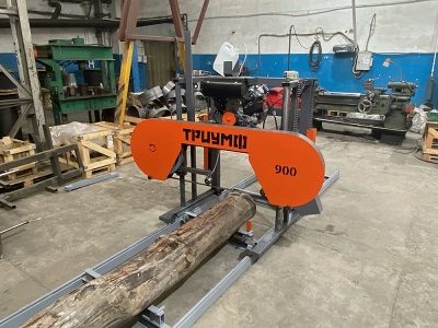 Ленточная бензиновая пилорама Триумф 900 13 л.с. (Honda) Ленточная бензиновая пилорама Триумф 900 13 л.с. (Honda)