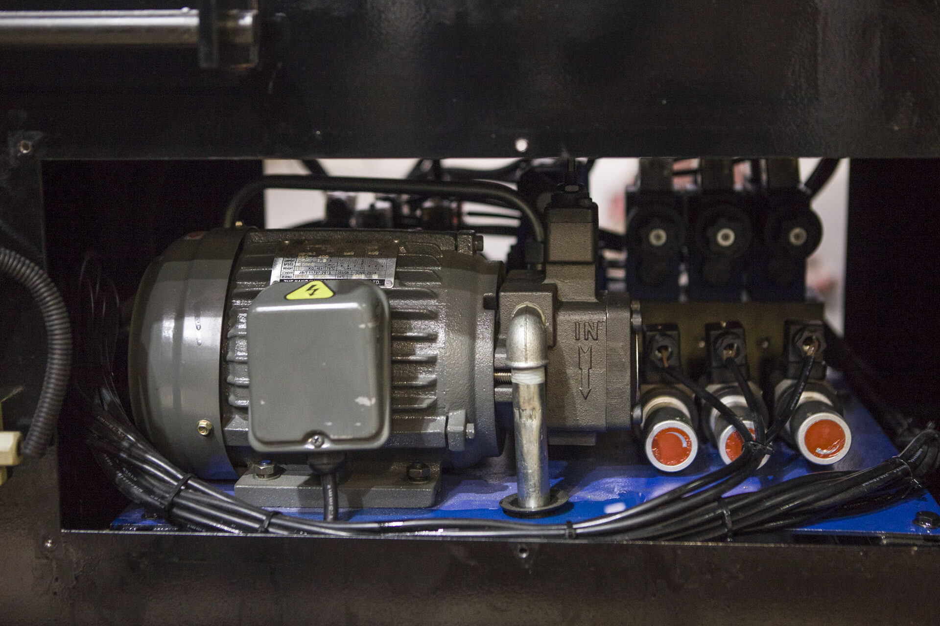 Ленточнопильный станок автоматический Stalex TBK-4228B