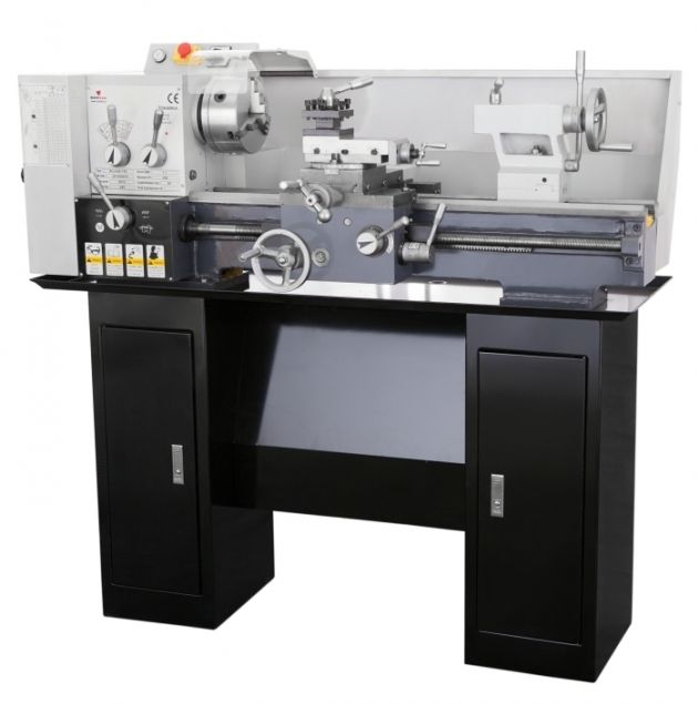 Токарно-винторезный станок CORMAK 330x700 Токарно-винторезный станок CORMAK 330x700