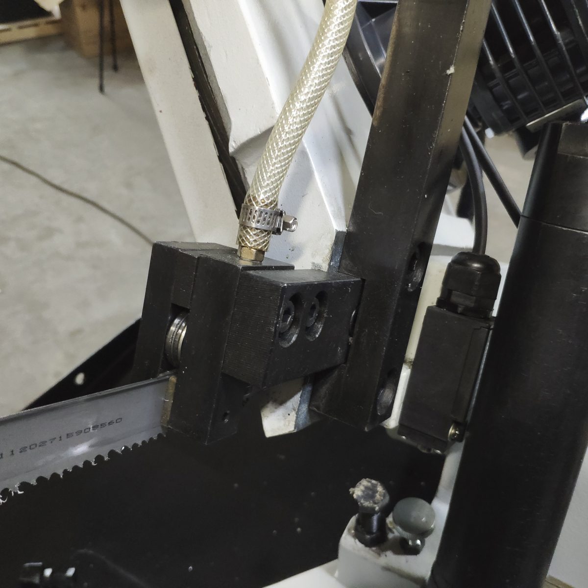 Гидравлический ленточнопильный станок Stalex SBS-250B