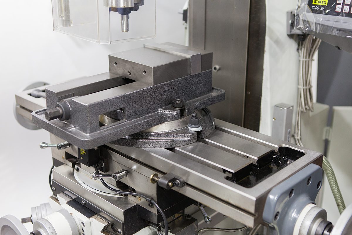 Вертикально-фрезерный станок Stalex BF60