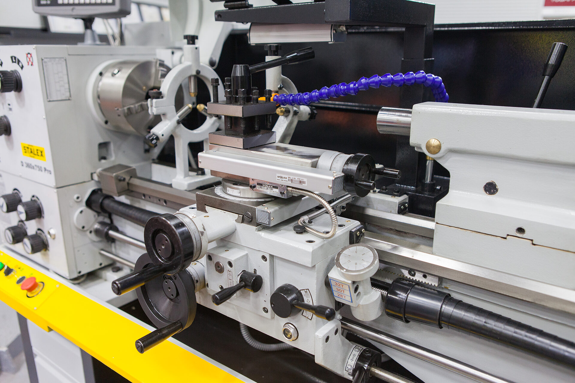 Станок токарно-винторезный Stalex C0636N/1000 Станок токарно-винторезный Stalex C0636N/1000