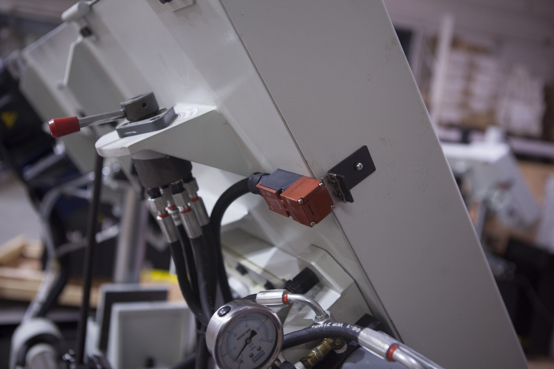 Станок ленточнопильный полуавтоматический Stalex TGK-4235