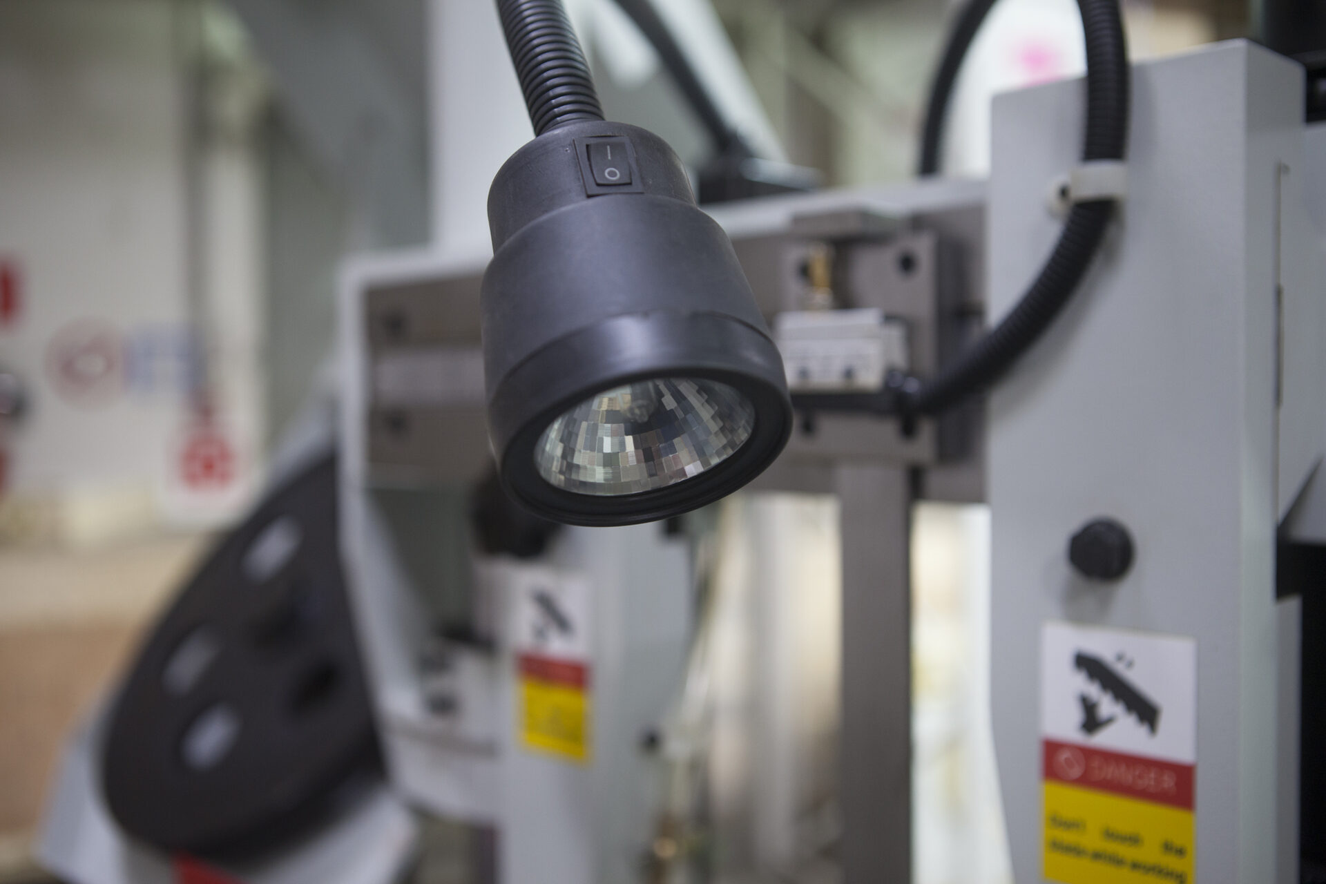 Станок ленточнопильный полуавтоматический Stalex TGK-4235