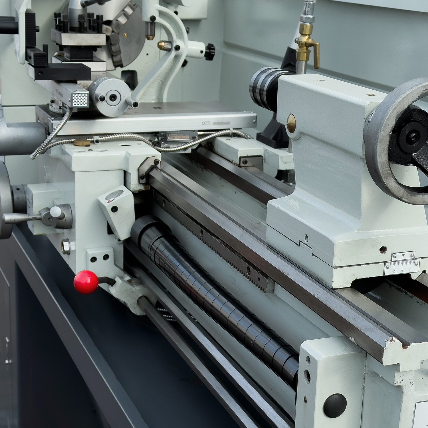 Настольный универсальный токарный станок с УЦИ Proma SPZ-1000 21110000